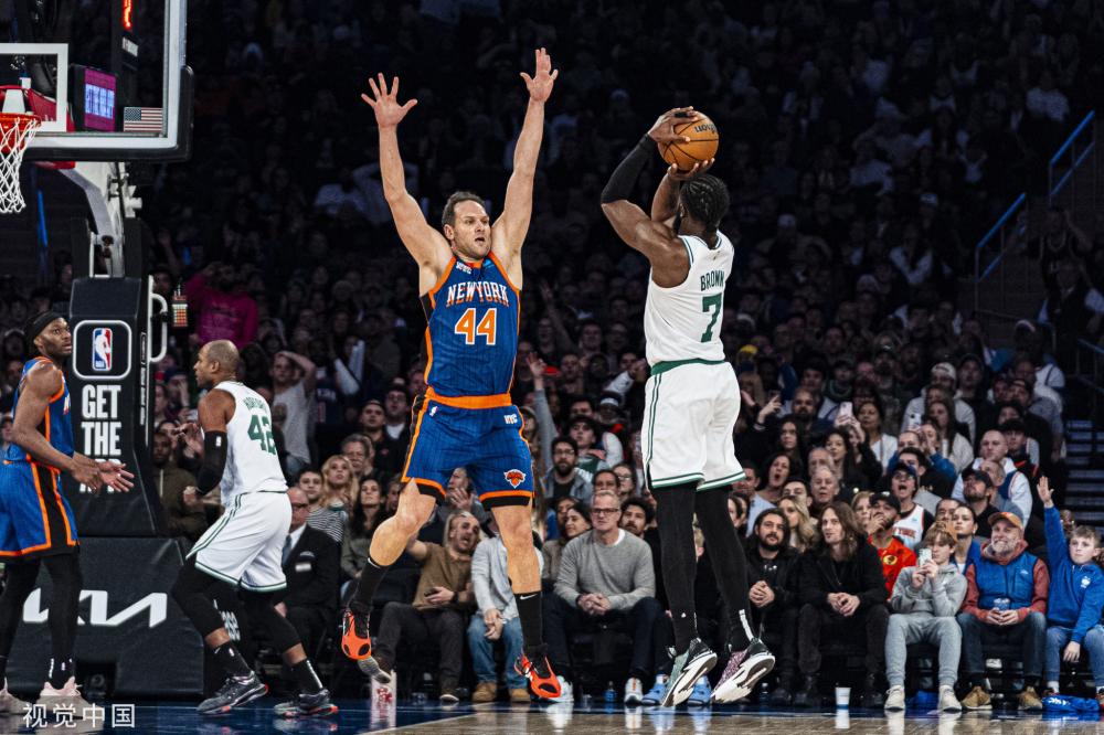 詹姆斯在场 詹姆斯在场