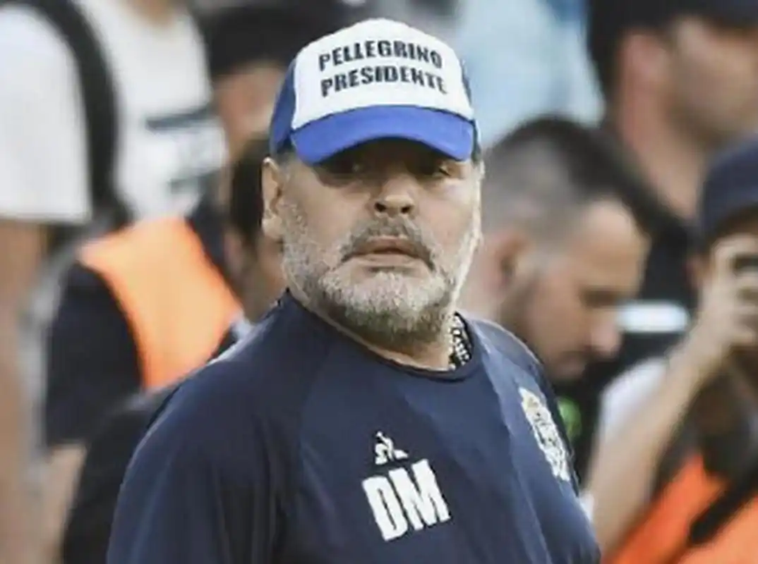 明确主教练 明确主教练