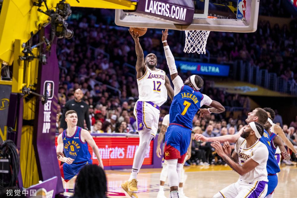 赛场竞争激 赛场竞争激