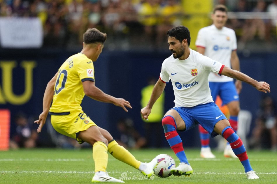 接球前处于 接球前处于