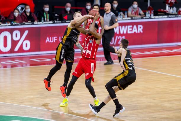 队中一名闪 队中一名闪